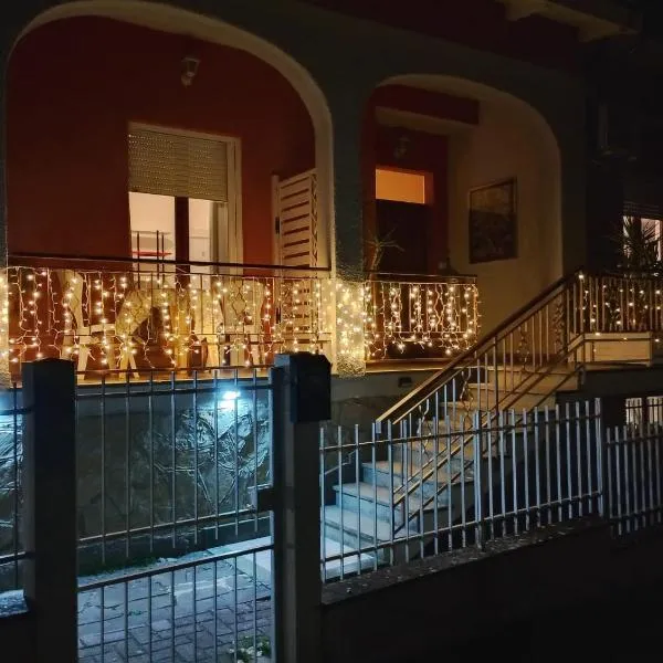 FalcoBianco GuestHouse، فندق في مونتيفالكو