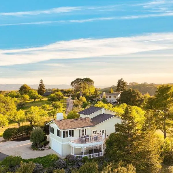 Hilltop by AvantStay Countryside Escape w Views, hotel i Paso Robles