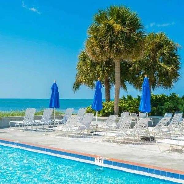 Beachfront 2BDR Condo Pool Hot Tub w Ocean Views Papaya Place by AvantStay, hotel in Key West