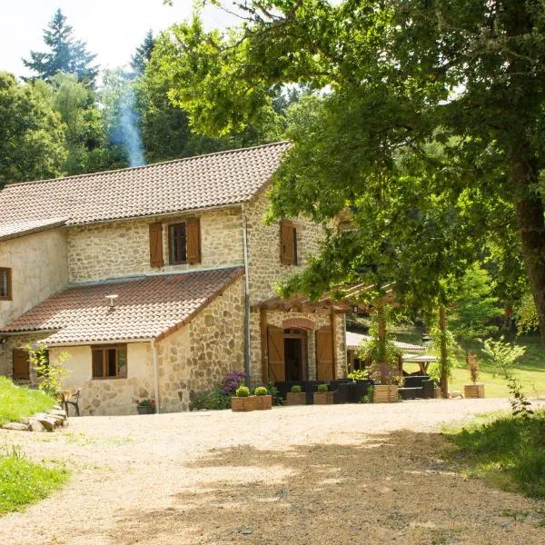 Les Chenes, hotel v destinaci Saint-Léger-la Montagne