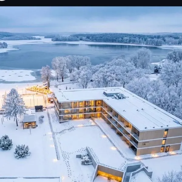 Omega Lake Prestige # 5 Private Pool & Jacuzzi & Sauna & Gym & Lake Access, hotel in Olsztyn