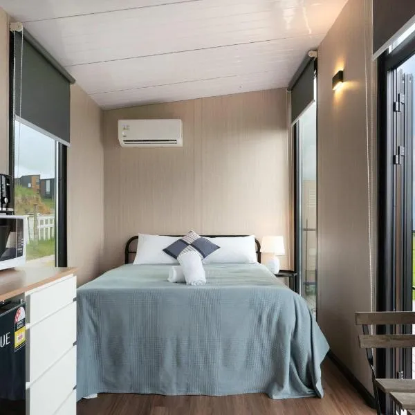 Aorangi Peak Cabins 1 by Tiny Away, hotel in Rotorua