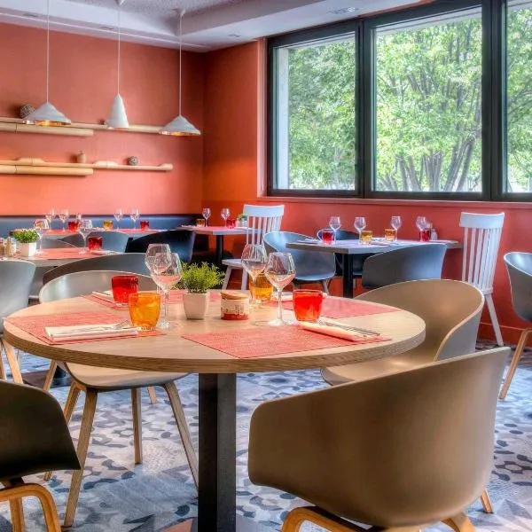 Novotel Marseille Centre Prado Vélodrome, отель в Марселе