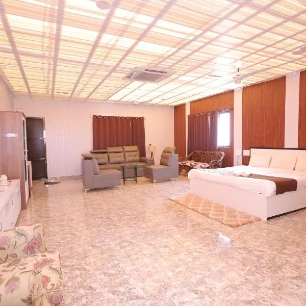 Mango Valley Resort Ganpatipule، فندق في راتنجاري