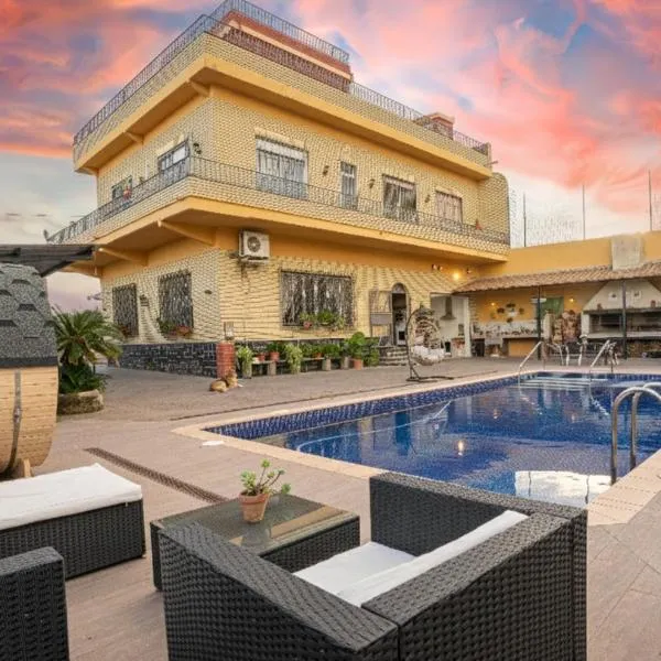 Villa Naranjos - Sauna - Jacuzzi - Gym - BBQ, Hotel in Picassent