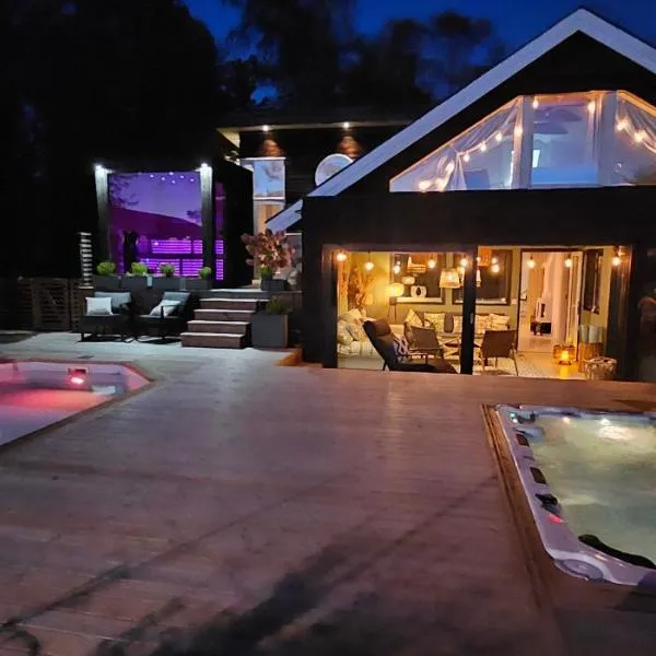 Privat Spirit Spa Villa, hotel in Vallentuna