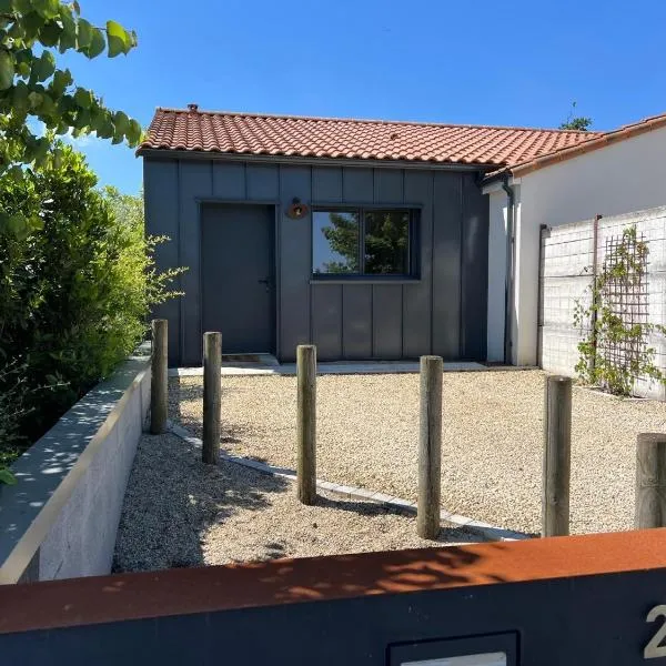 Les Iris - Maison Chaleureuse, ξενοδοχείο σε Montfaucon