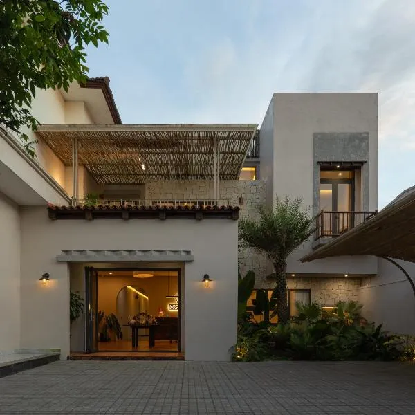 MOONLIGHT Homestay & Hotel, ξενοδοχείο σε Pleiku