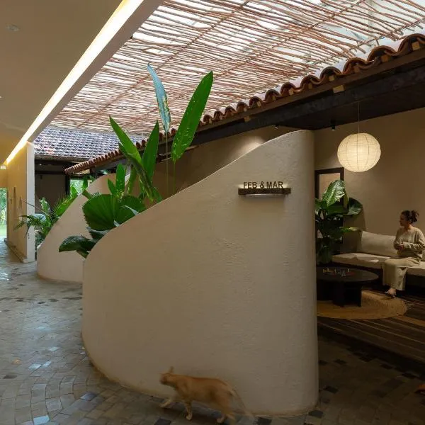 MOONLIGHT Homestay & Hotel, hotel u gradu Pleiku