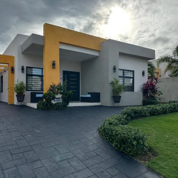 Serenity Villas, hotel in Ocho Rios