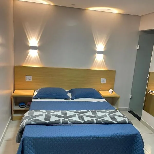 Hotel Ellos - Estacionamento e Café da Manhã Incluso, hotel in Itaquaquecetuba