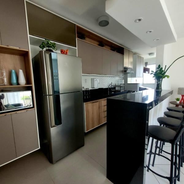 Apartamento próx à Orla Atalaia, com 2 Quartos climatizados