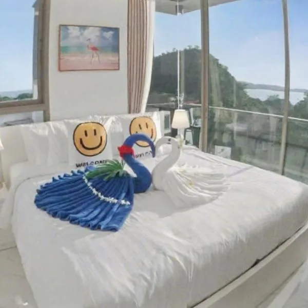 Rocco 513 - Corner 1 bedroom Serviced Apartment with Seaview, hotel in Ao Nang 