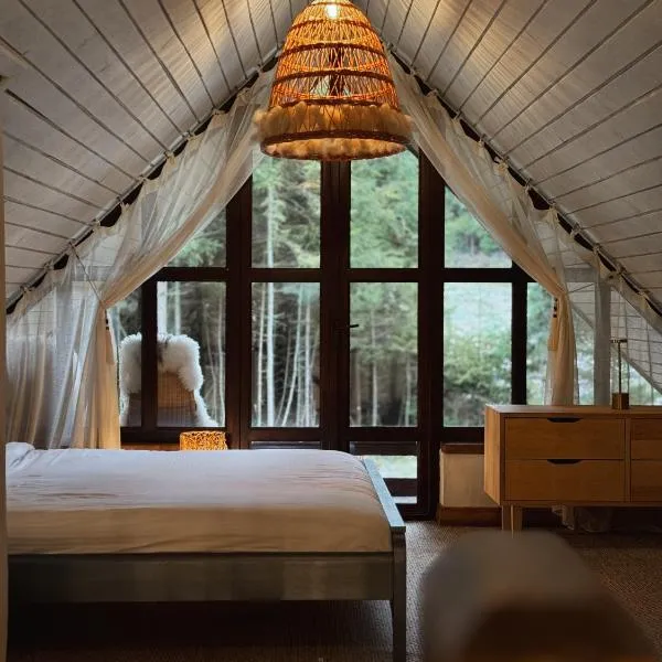 The Provence Village โรงแรมในBukovinka