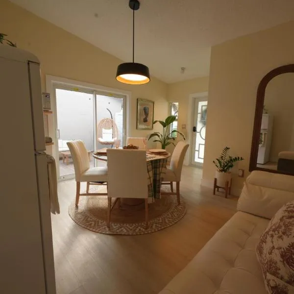 E&A SouthWest Miami Cozy 2BR Apartment with Private Parking, hotel en Kendale Lakes