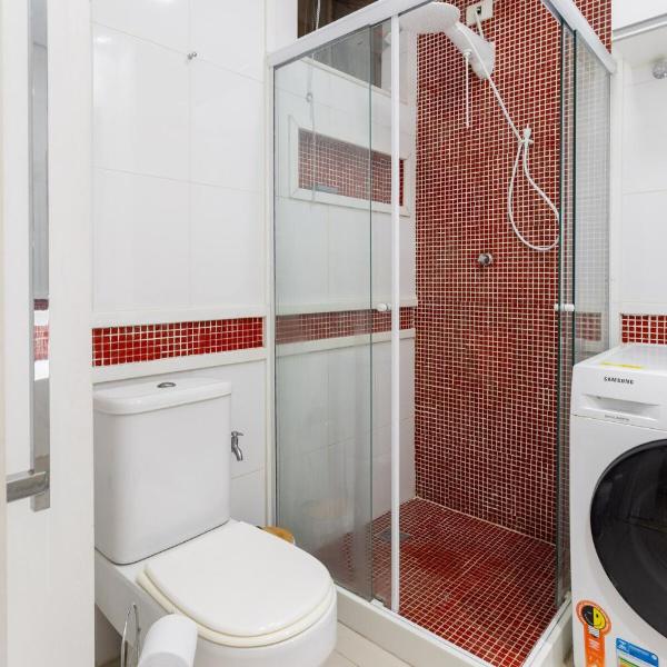 1 minuto da praia - Quarto de casal - Sofá cama na sala - Portaria 24 horas - 2 TVs - Foto 4