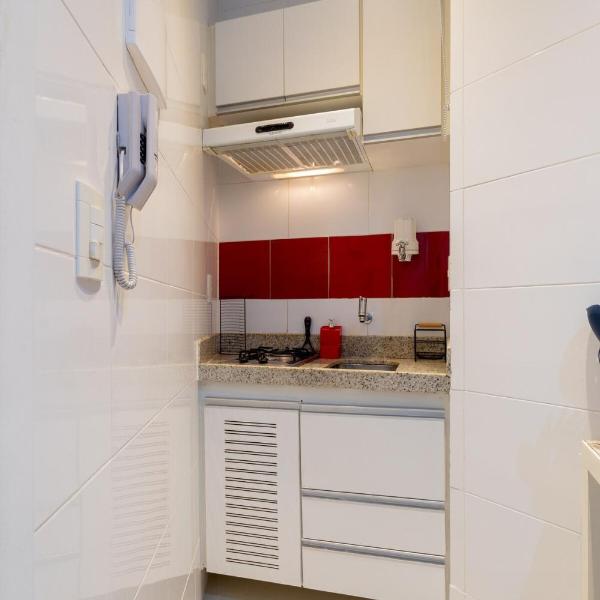 1 minuto da praia - Quarto de casal - Sofá cama na sala - Portaria 24 horas - 2 TVs - Foto 5