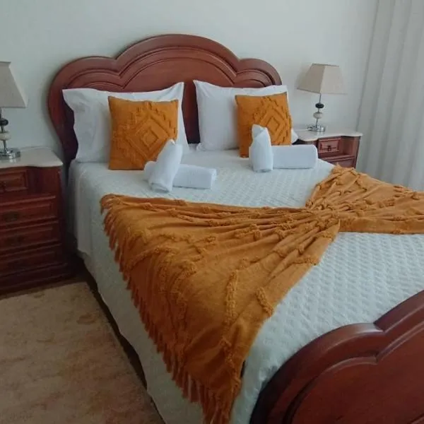 ManelMar Guest House, hotel v destinaci Nazaré