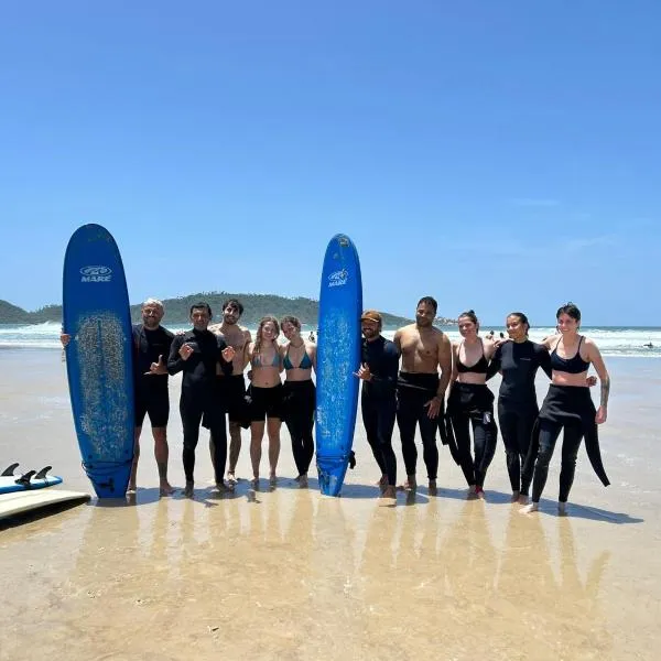 Floripa Surf Hostel、フロリアノポリスのホテル