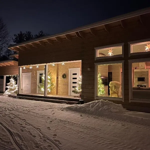 Villa Aurora River - Private location & Sauna, hotel u gradu Rovanijemi