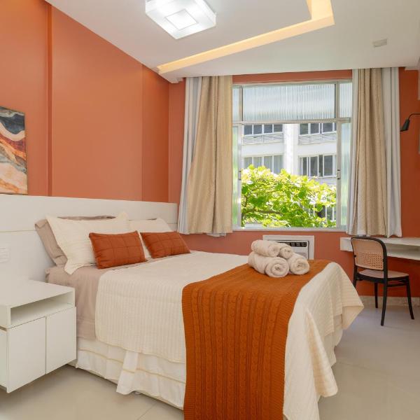 1 minuto da praia - Quarto de casal - Sofá cama na sala - Portaria 24 horas - 2 TVs