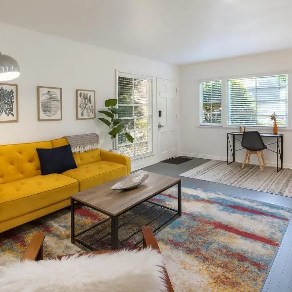 Quaint 1BD 1BA Bungalow, hotel i Los Angeles