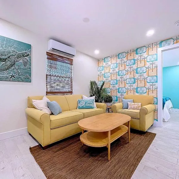 Sea Gem One bed one bath charmer steps to beach, hotel en Bradenton Beach