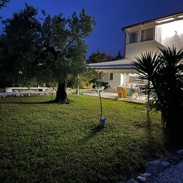 B&B Villa Mediterranea with parking space, hotel v destinaci Trani