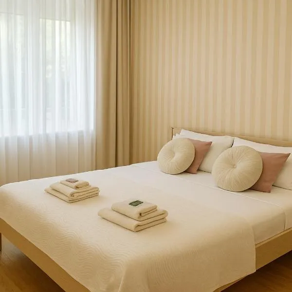 Apartament na Saperskiej, osiedle zamknięte, parking, hotel em Plock