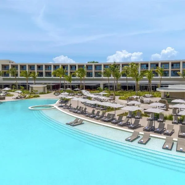 Zemi Miches Punta Cana All-Inclusive Resort, Curio by Hilton, hotel en Miches