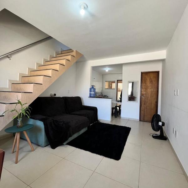 Duplex em Itaúna 4min da Praia que ocorre o WSL, 1min da pista de skate do LS, pracinha com parque infantil, quadra de futebol, tudo isso a 1 min da duplex, perto do comércio, wi-fi super rápido, monitoramento 24hrs - Foto 5