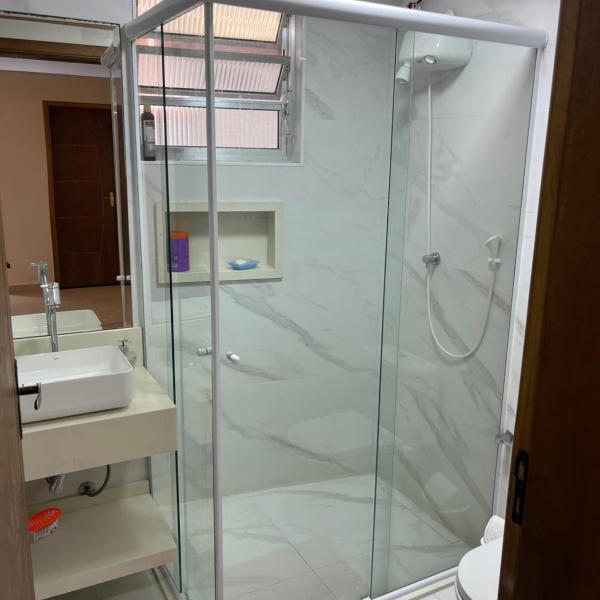 Apartamento terreo frente a praia tombo - Foto 3
