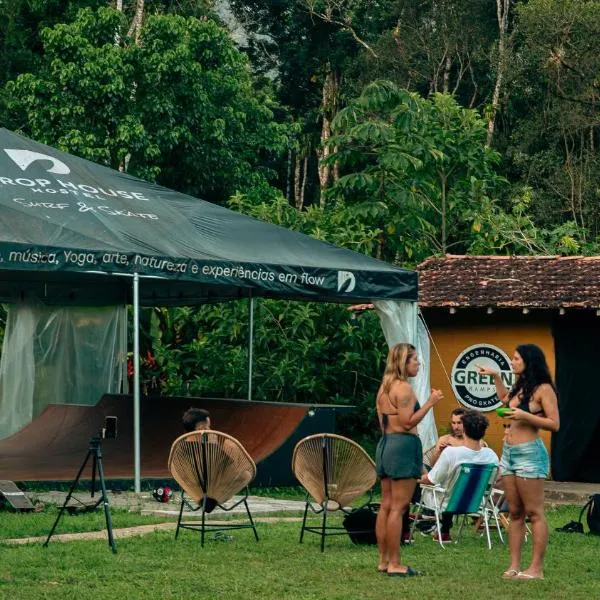 Drop House Hostel - Surf & Skate - Itamambuca, hotel i Ubatuba