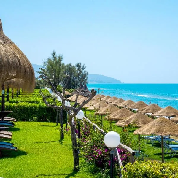 Holiday Village – hotel w mieście Fondi