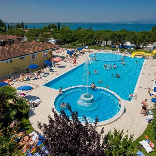Hotiday Lazise Garda, khách sạn ở Lazise