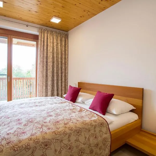 Moor-Rosl Apartmenthotel, hotel din Gamlitz