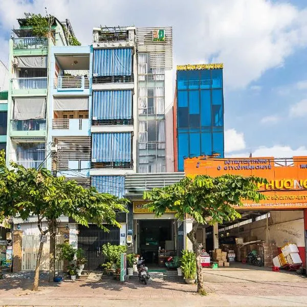 Collection O Dinh Dinh Hotel - Near Tan Son Nhat Airport, hotel in Ho Chi Minh City