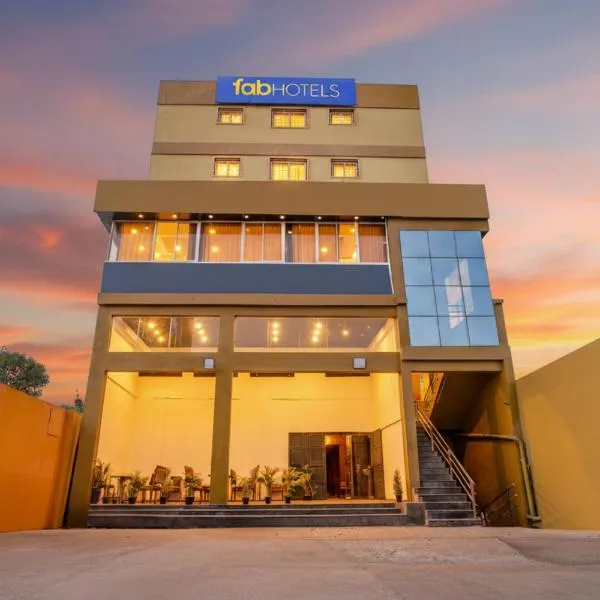 Via Galaxy Stay - Nr Morya Hospital, hotel in Pune