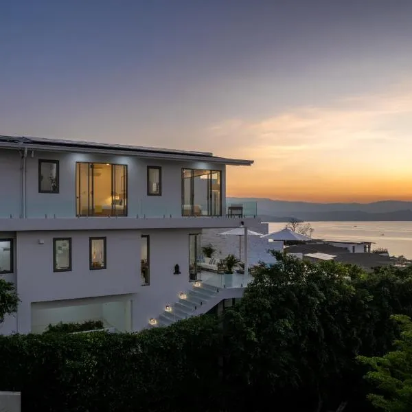 BRAND NEW - VILLA 'SHANGRI-LA' - 3 Bed 4 Bath, Beachside Sea View, Private Pool Villa, hotel en Amphoe Koh Samui