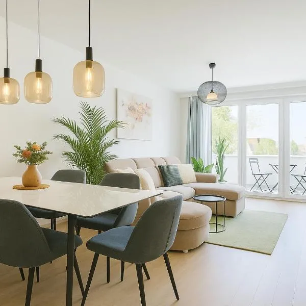 Stylish Old Town Apartment with Free Parking and a Balcony near the Cathedral, hotel en Augsburg