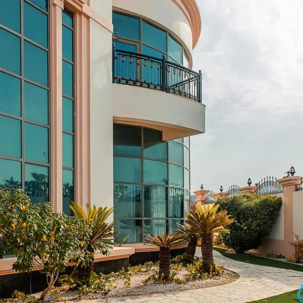 Full Moon Guesthouse，位于迪拜的酒店