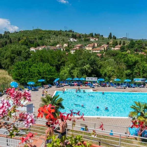 Camping Village Il Poggetto - Maeva, hotel v destinaci La Felce