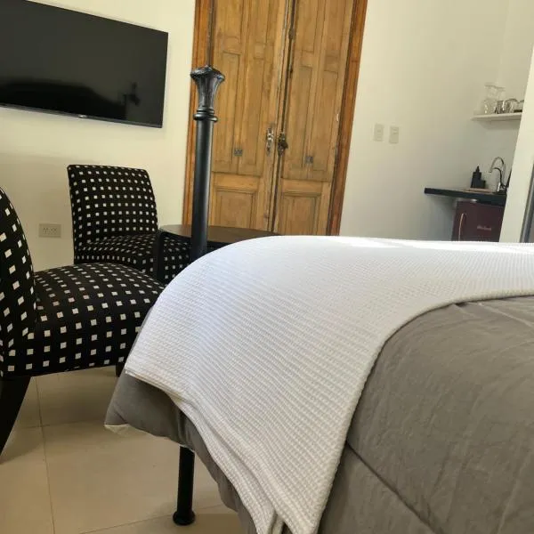 Farrell Suite - Suite Boutique en Calle Belgrano - Adultos Casco Historico, hôtel à San Antonio de Areco