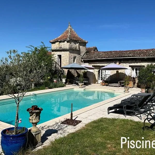 Le Gîte Pérard, מלון בCaylus