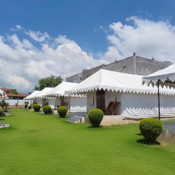 Vivek Srishti Resort- Near Ram Mandir Ayodhya, hotel v destinaci Faizābād