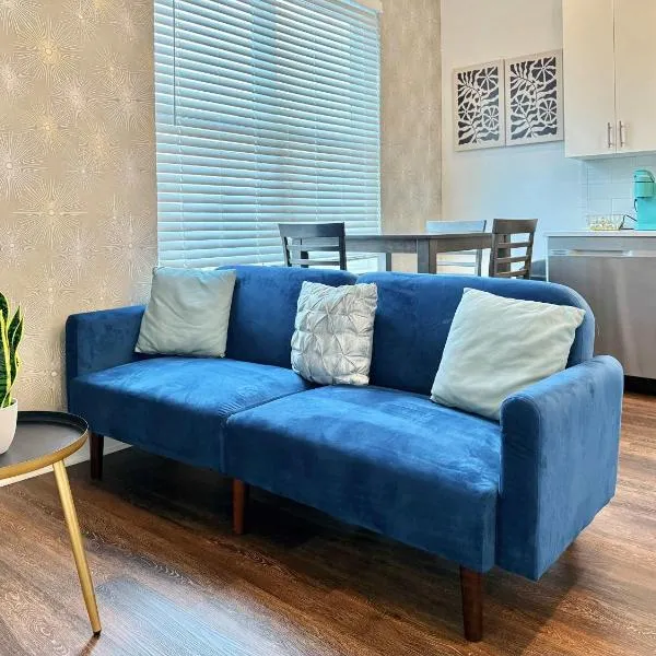 Penthouse Apartment with Balcony Washer&Dryer 542Blvd406, hotel din Atlanta
