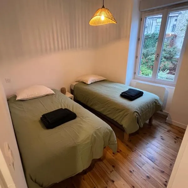 Maison des volcans - 3 chambres doubles - avec Terrasse et Wifi - 8 couchages, hotell i Ceyrat