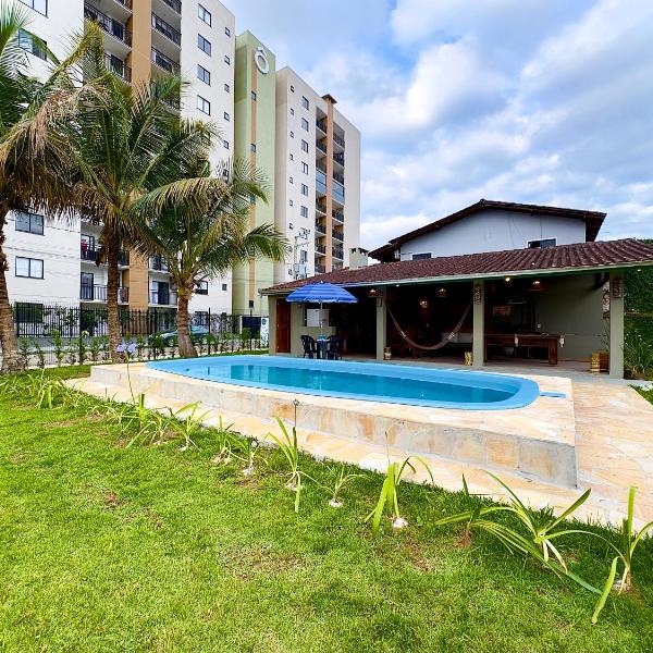 Casa Completa com Piscina Churrasqueira Sinuca Wi-Fi e Garagem para 3 Carros a 500m da Praia Acomoda 12 Pessoas, 5 Quartos e Ar Condicionado - Foto 4