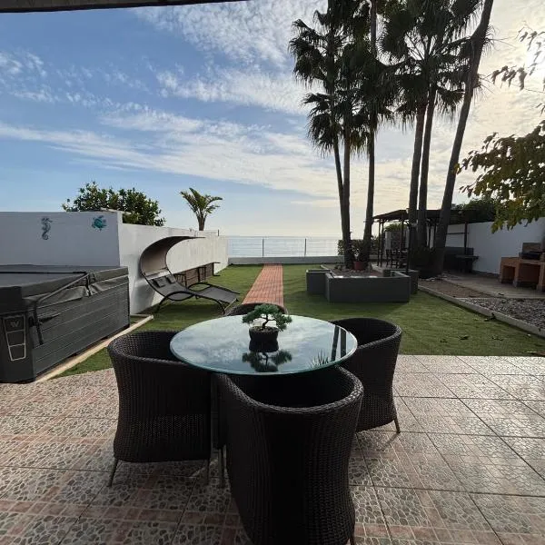 CHALET directo al MAR, hotel in Benicarló