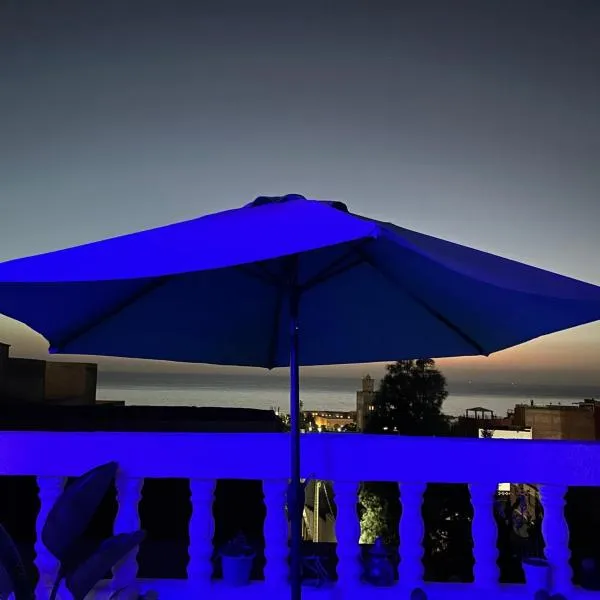 Black Pearl surf yoga and skate house، فندق في Tamraght Ouzdar